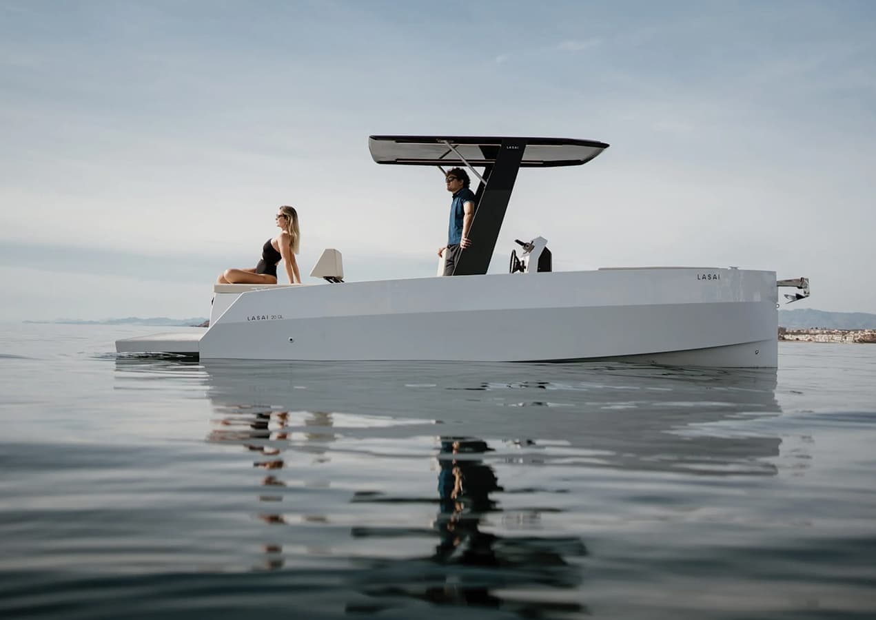 Lasai 22 GL  bateau électrique solaire